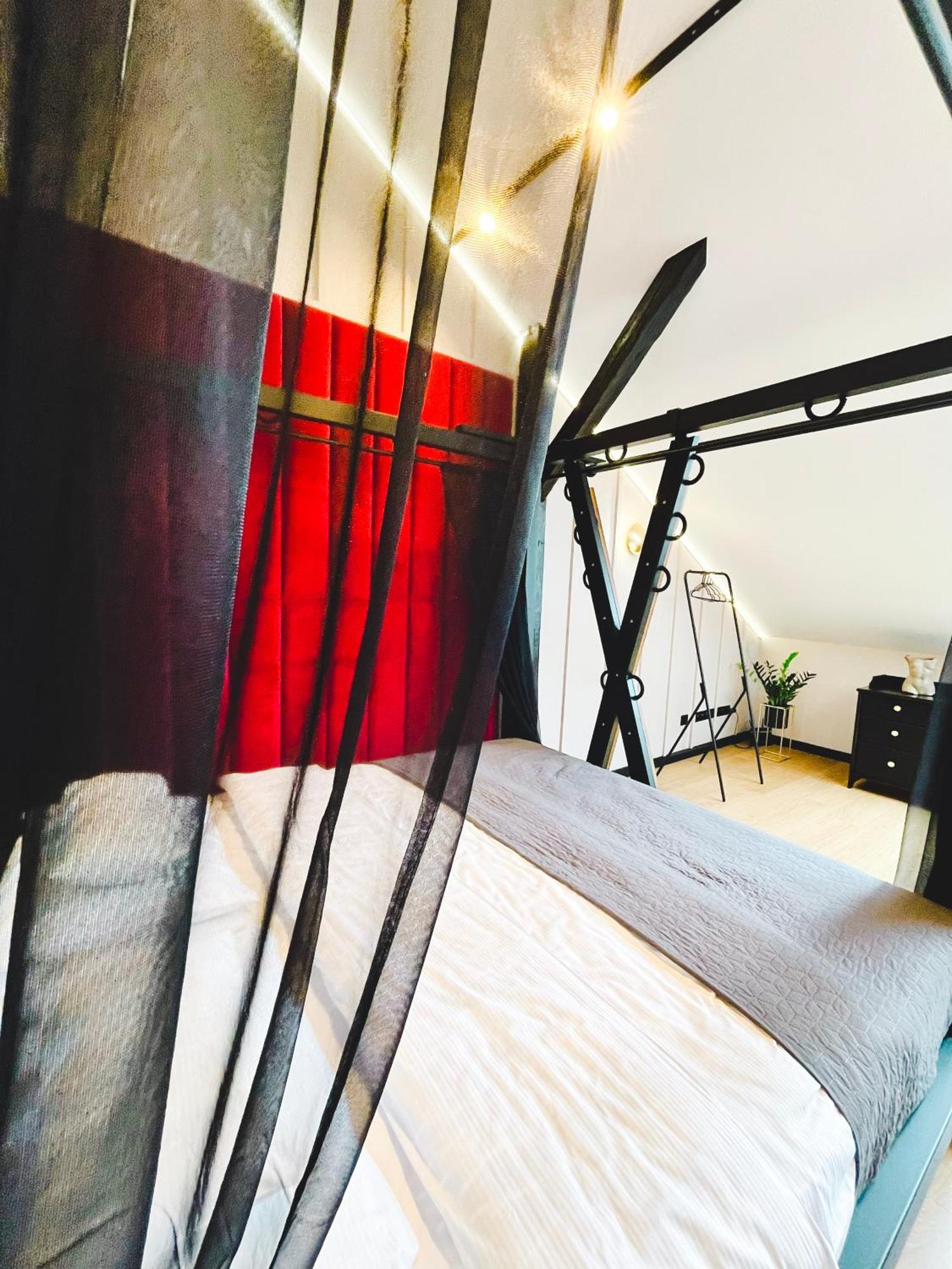 Exclusive Bdsm Apartment Krakow - Adults Only Εξωτερικό φωτογραφία